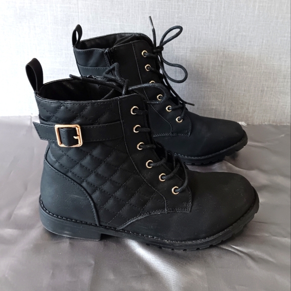 Place Black Boots Size 6 Y2K Grunge Hipster Motorcycle Biker Combat Gold Zip Lac - Picture 1 of 17